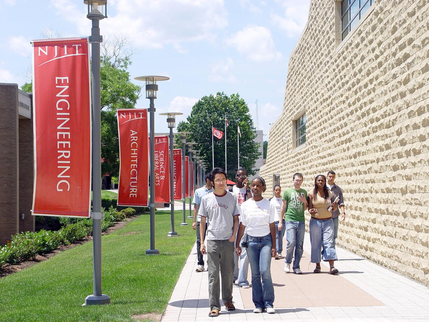 Njit usnews store